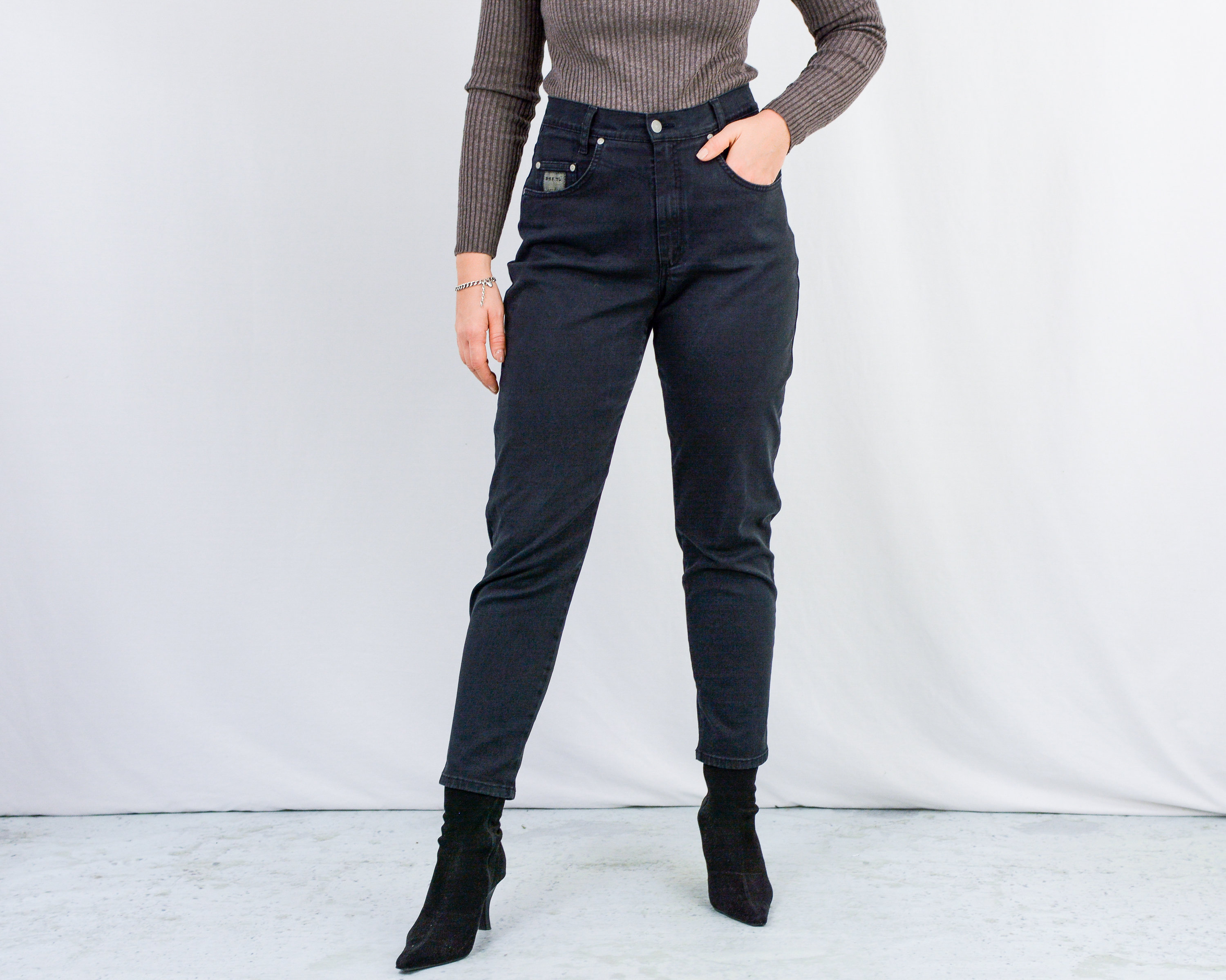 Solid Dark Wash High Waist Tapered Denim Jeans